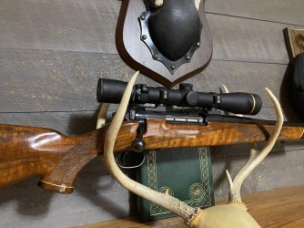 Weatherby mark V in 270 Weatherby mag  with Leupold scope 2021.jpg